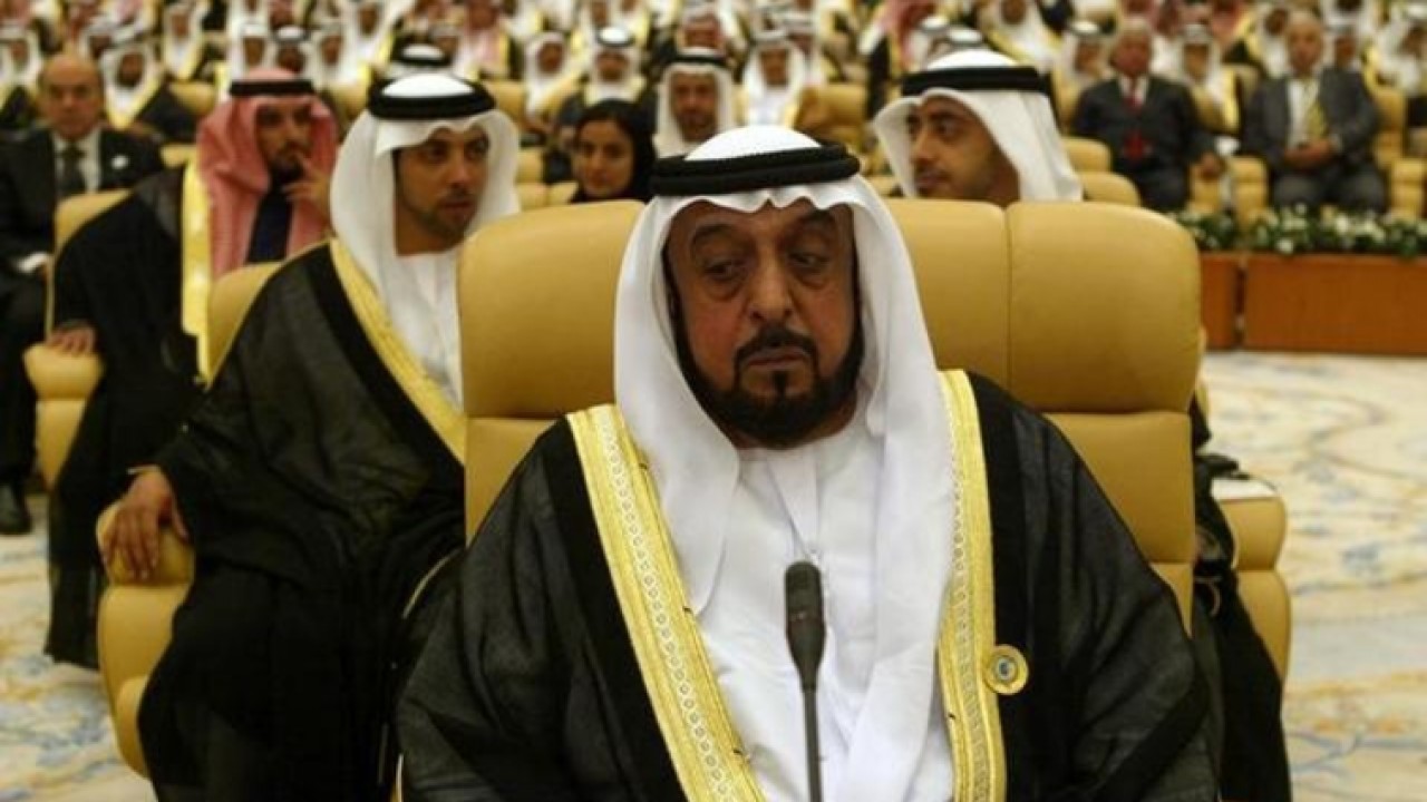 H.H. Sheikh Khalifa bin Zayed Al Nahyan Leaves Living ... Image 2