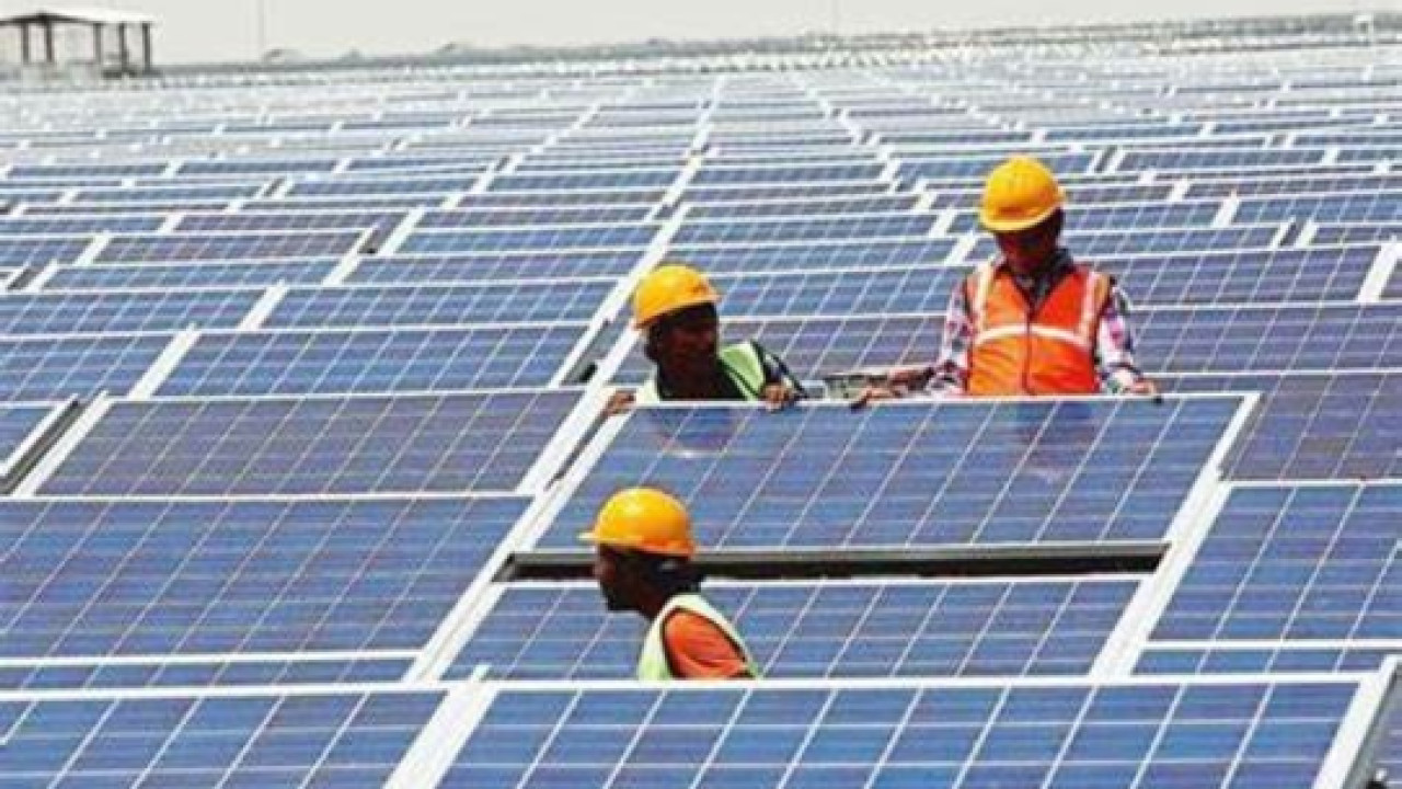 Oman's Renewable Energy Revolution: Duqm's Solar Power ... Image 1