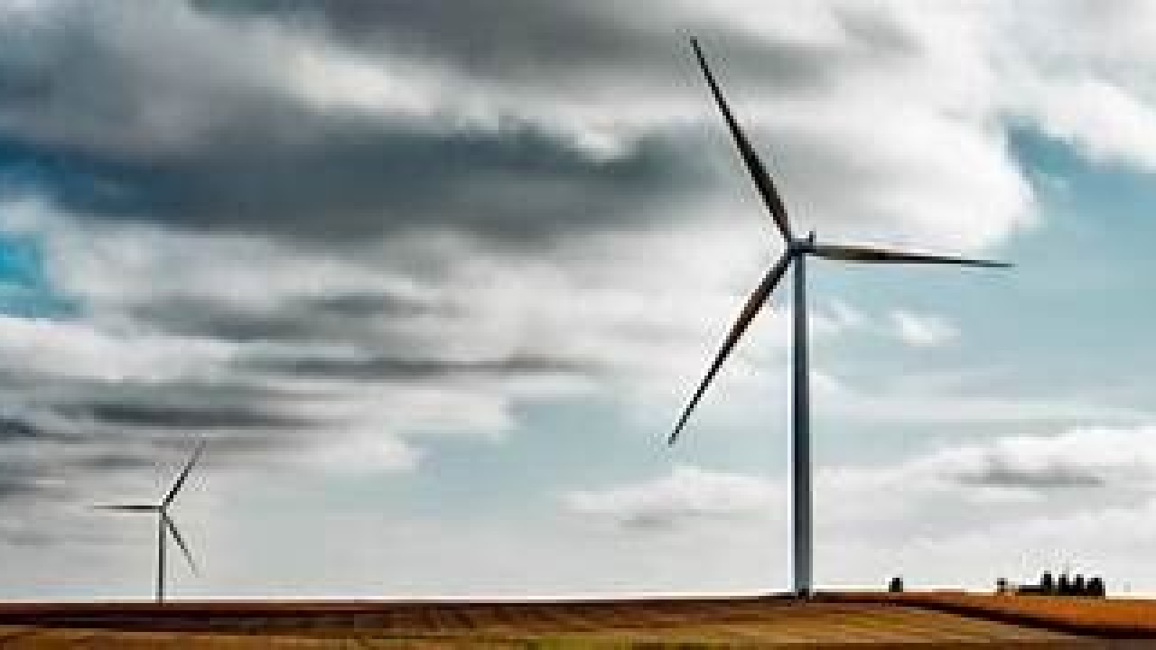 Muscat's Sustainable Future: 20% Renewables Image 1