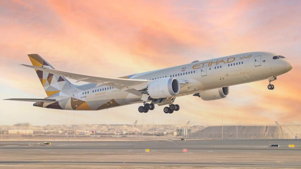 As the year 2022 ends, Etihad Airways wins two ... Image 1